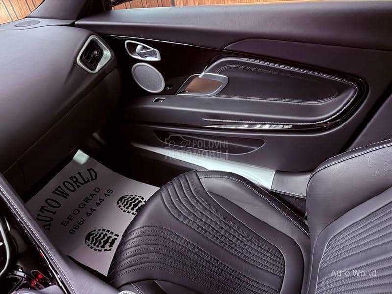 Aston Martin DB 11 
