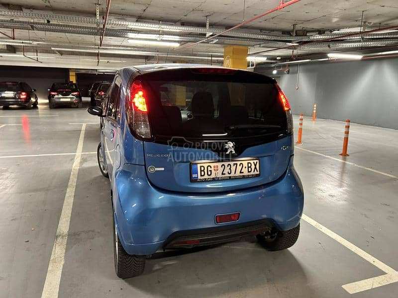 Peugeot iOn 