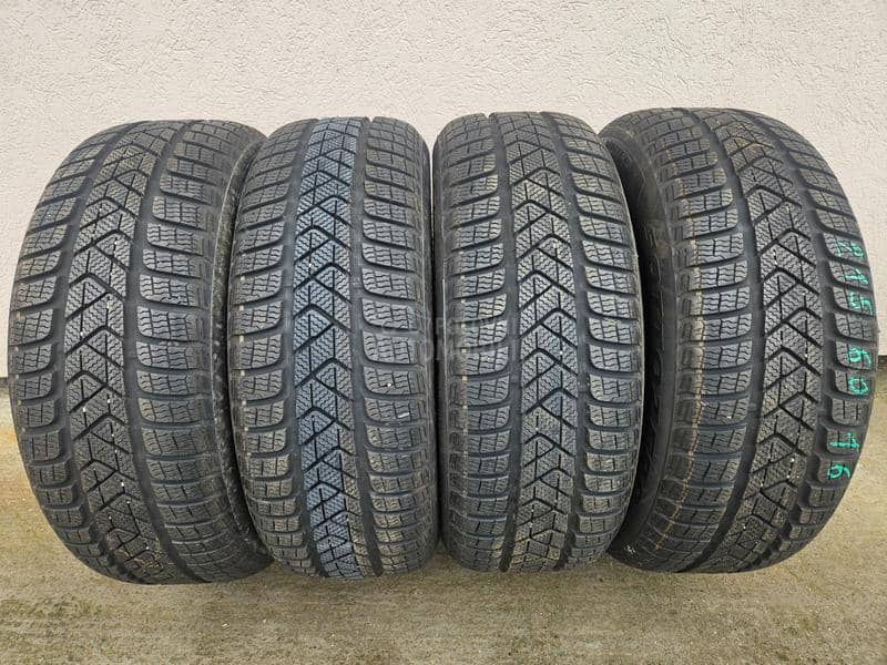 Pirelli 215/60 R16 Zimska
