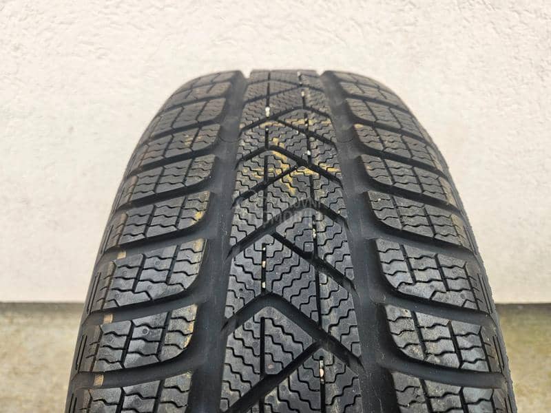 Pirelli 215/60 R16 Zimska
