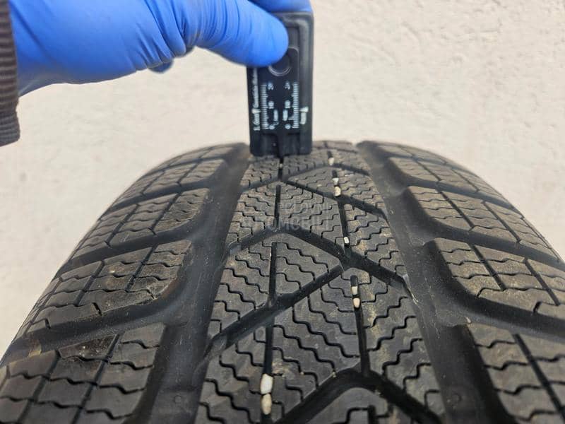 Pirelli 215/60 R16 Zimska