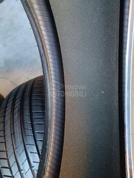 Bridgestone 245/45 R18 Letnja