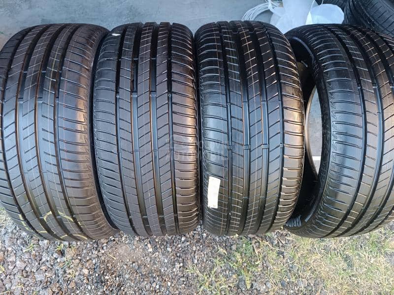 Bridgestone 245/45 R18 Letnja