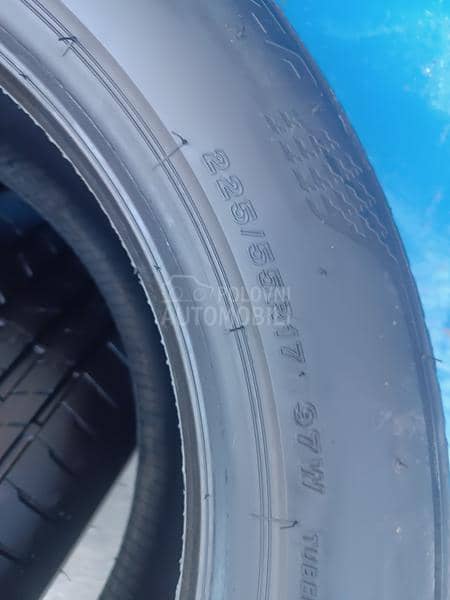 Bridgestone 225/55 R17 Letnja