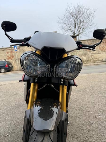 Triumph Speed triple R 1050