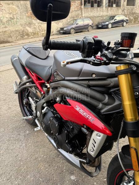 Triumph Speed triple R 1050