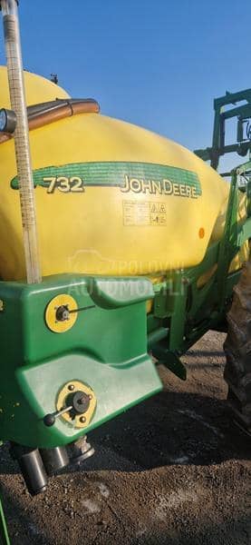 John Deere 732