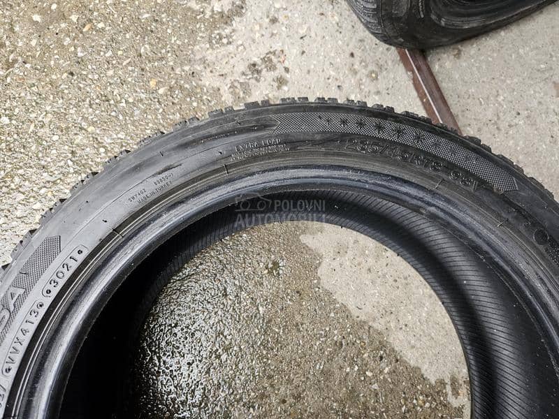 Lassa 235/45 R18 Zimska
