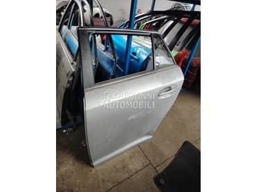 vrata zadnja leva i desna za Toyota Avensis od 2009. do 2013. god.