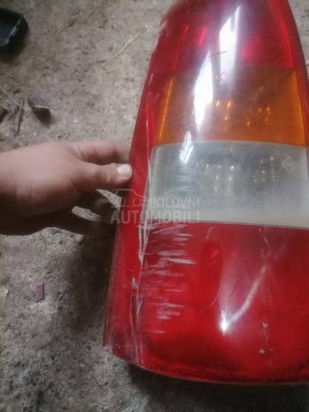 Leva stop lampa ostecenja