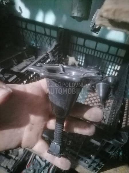 Drzac rezervnog tocka