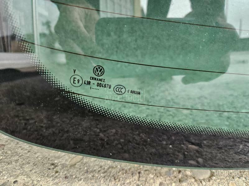 karavan zadnje staklo gepeka