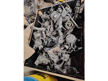 nosač motora menjaca za Toyota Yaris od 2006. do 2020. god.