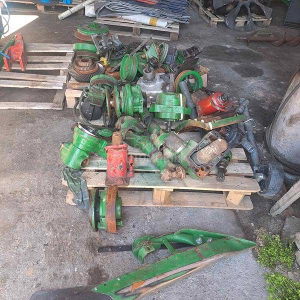Rezervni delovi za John Deere i Capello