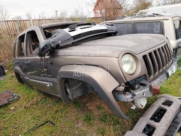 Jeep Liberty 2003. god. -  kompletan auto u delovima