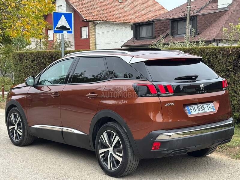 Peugeot 3008 1.5HDI ALLURE/PANO
