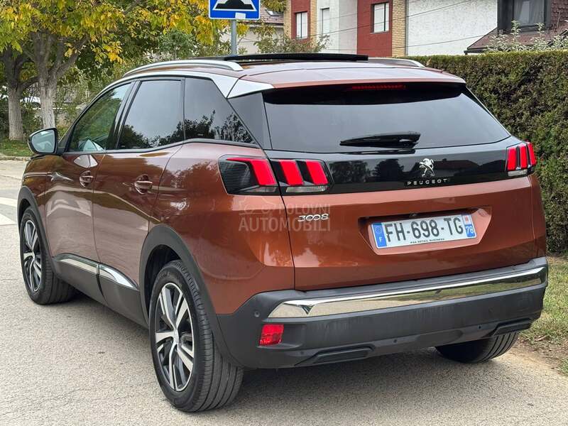 Peugeot 3008 1.5HDI ALLURE/PANO