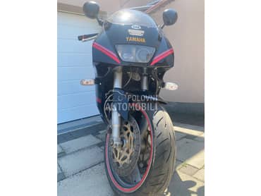 Yamaha FZR 1000