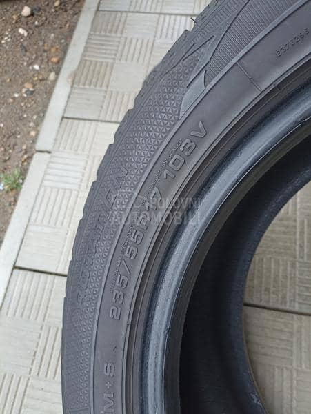 Goodyear 235/55 R17 Zimska