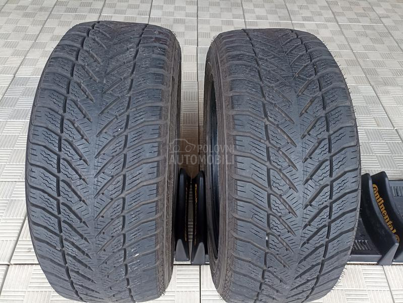 Goodyear 235/55 R17 Zimska