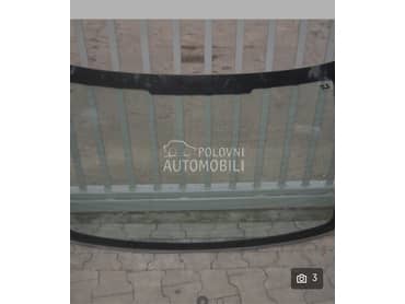 sajba staklo za BMW Serija 1 od 2014. do 2025. god.