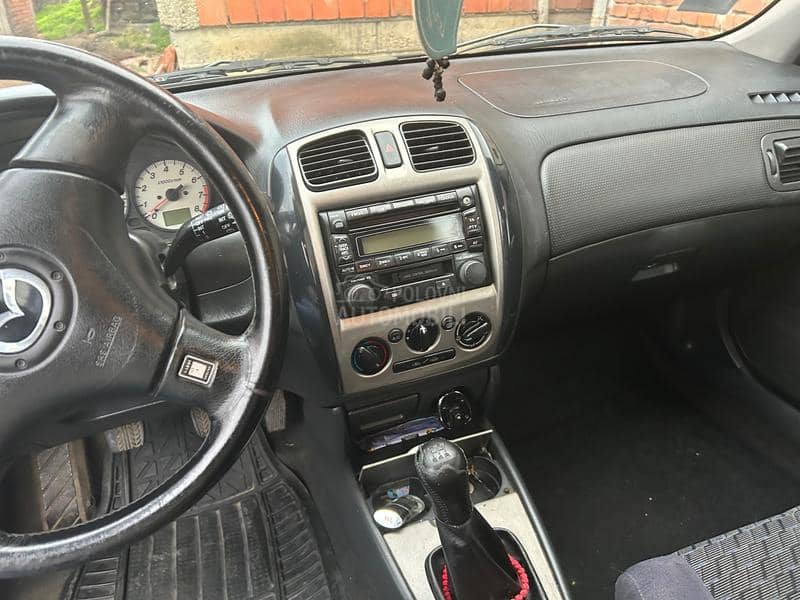 Mazda 323 