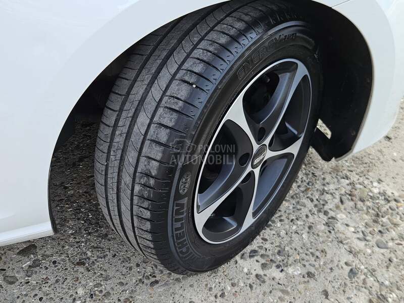 Volkswagen Golf 7 1.6 TDI DSG