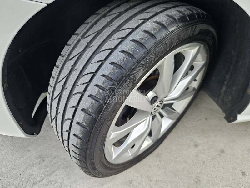 Volkswagen Golf 7 1.6 TDI DSG