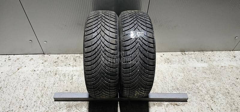 Semperit 215/60 R16 Zimska