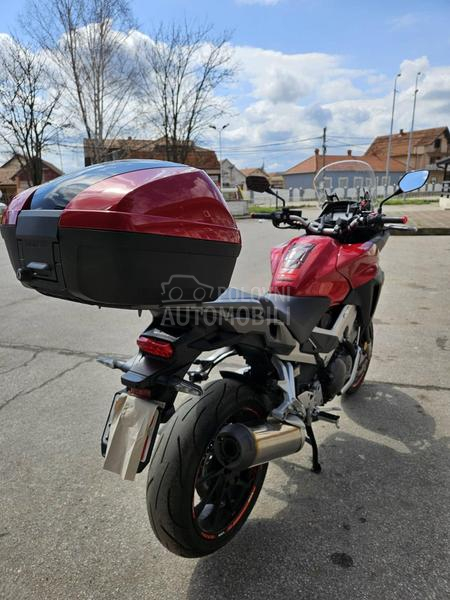 Honda VFR 800X CROSSRUNNER