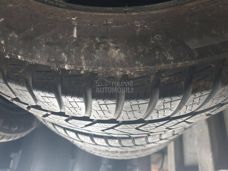 Pirelli 215/60 R16 Zimska
