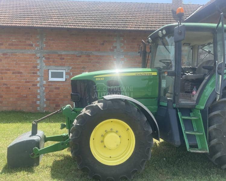 John Deere 6930