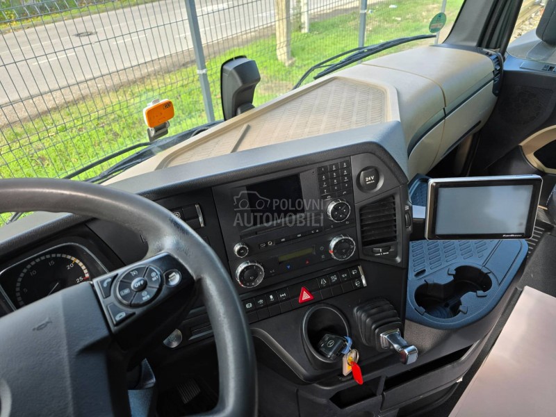 Mercedes Benz Actros 1842