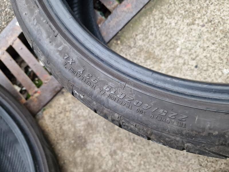 Federal 225/40 R19 Letnja