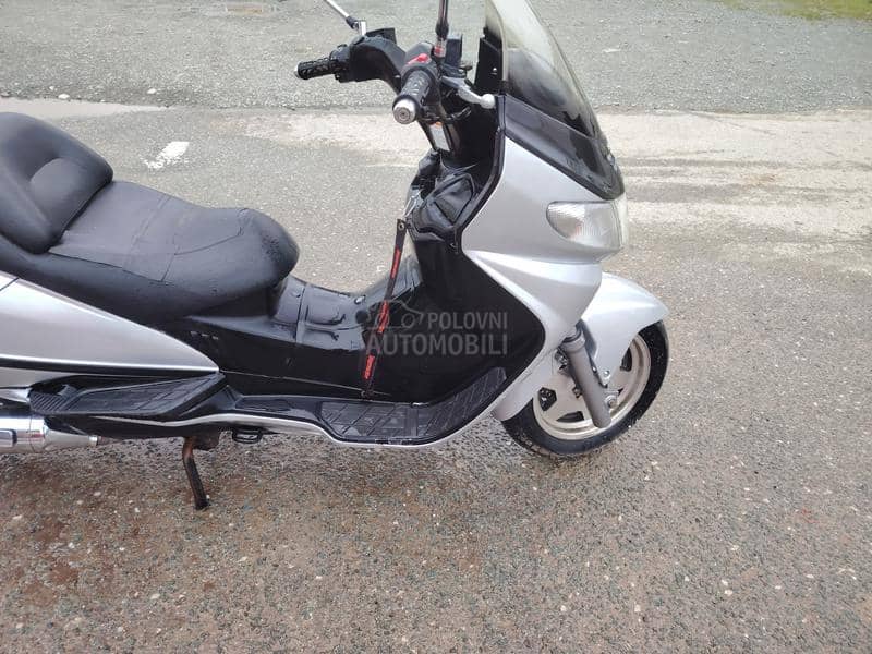 Suzuki burgman an400