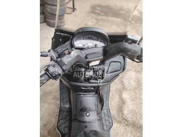 Suzuki burgman an400