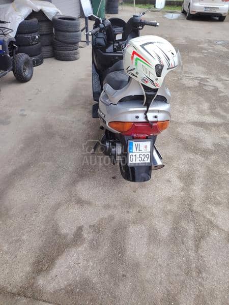 Suzuki burgman an400