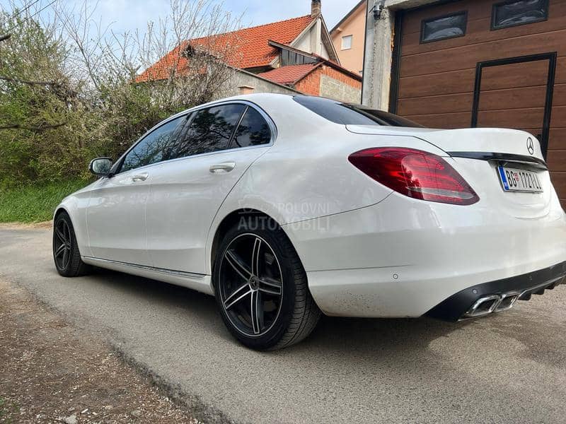Mercedes Benz C 220 z.a.m.e.n.a