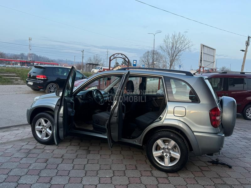 Toyota RAV 4 2.0D 4x4 0DLICAN