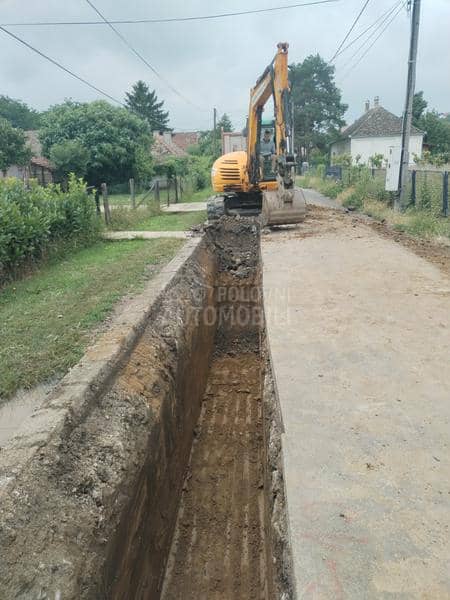 JCB 8085  4 Kasike