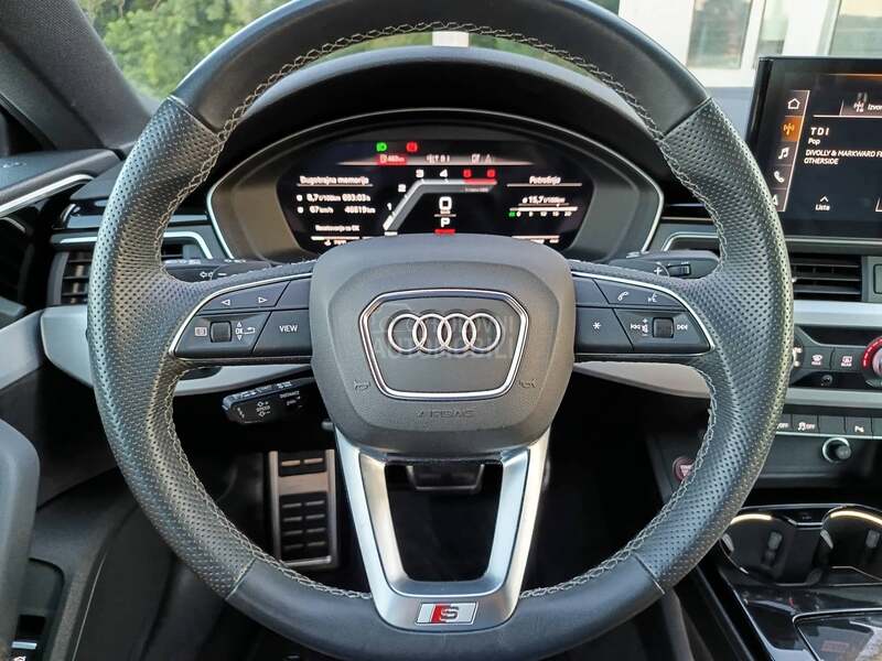 Audi S5 