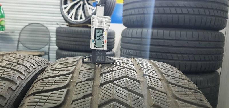 Pirelli 275/35 R22 Zimska