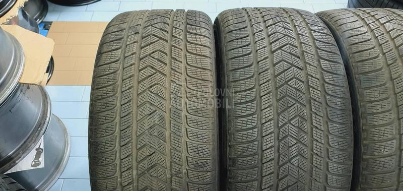 Pirelli 275/35 R22 Zimska