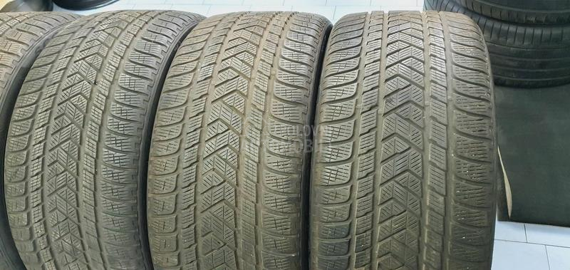 Pirelli 275/35 R22 Zimska