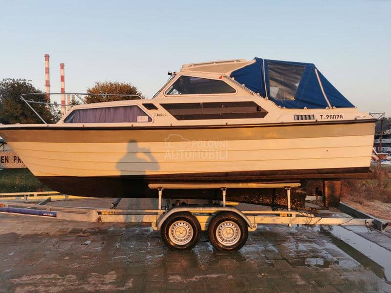 Saga boats 7000