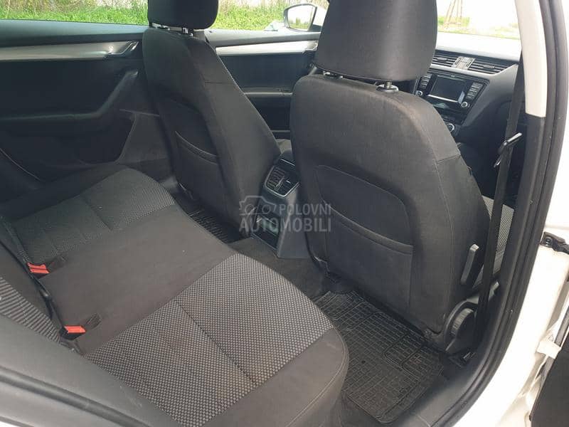 Škoda Octavia 1,6tdi ambijent