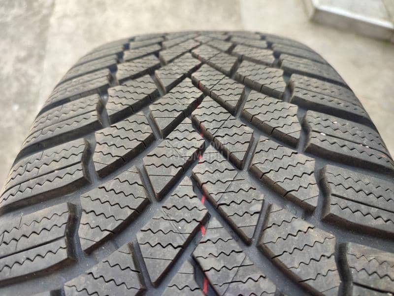 Bridgestone 235/55 R19 Zimska