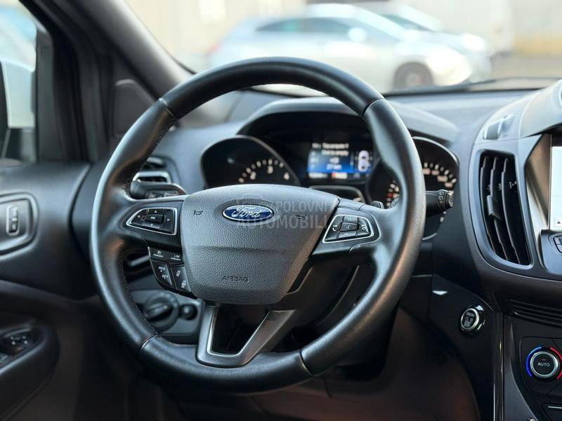 Ford Kuga 2.0 TDCI ST/4x4/PANO