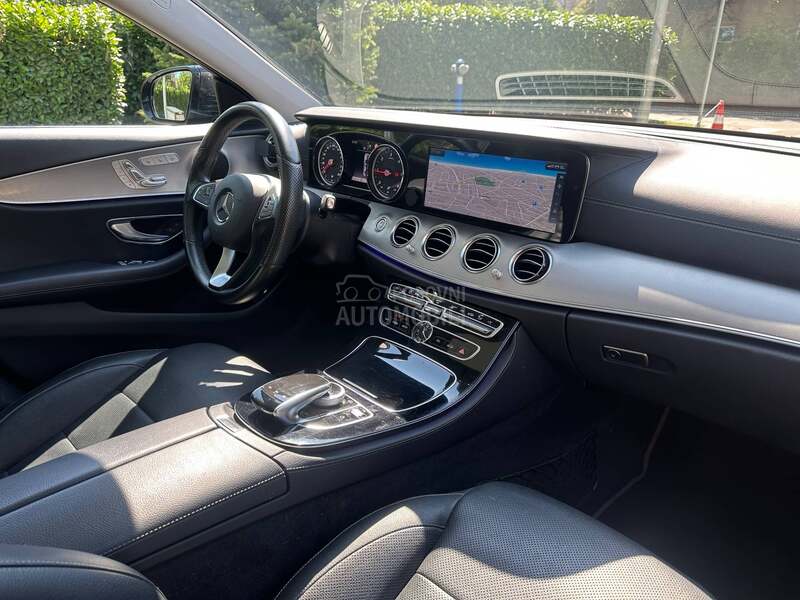 Mercedes Benz E 220 360/Pano
