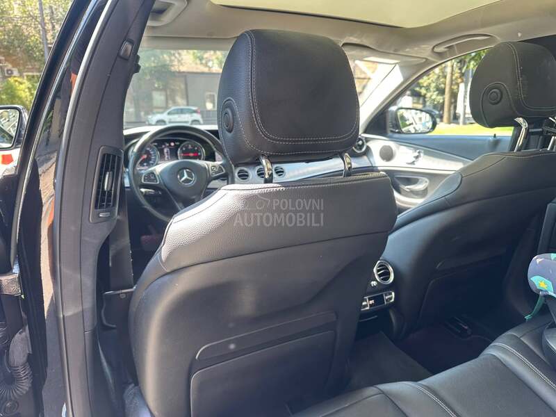 Mercedes Benz E 220 360/Pano